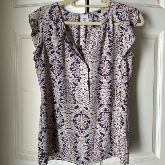 Patterned flutter sleeve blouse - Picture 2 of 4